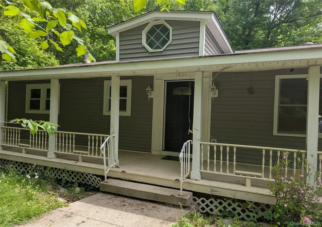 Homes for sale in Shawangunk, NY | 1407 State Route 208, Shawangunk, NY 12589 | MLS# 961641
