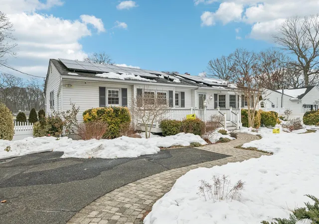 4th image of 115 Arlington Rd, Ronkonkoma, NY 11779 | MLS# 961719