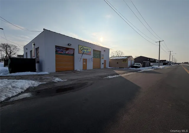2nd image of 628 Shore Rd, Lindenhurst, NY 11757 | MLS# 961789