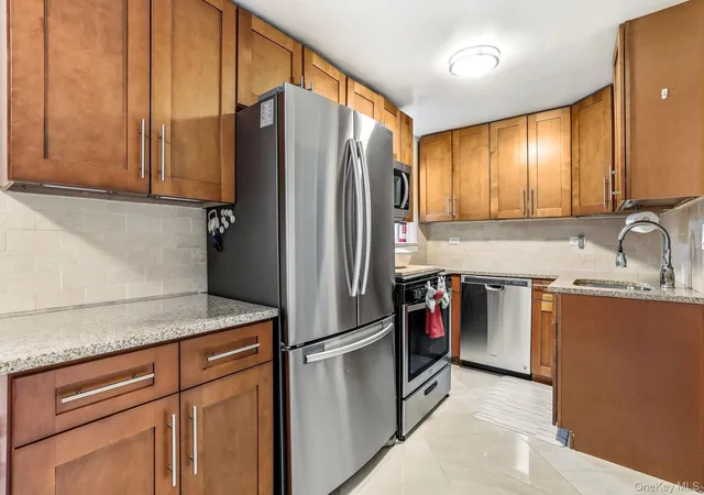 Homes for sale in Greenburgh, NY | 253 S Broadway, Greenburgh, NY 10591