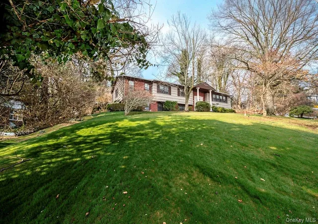 Photo 2 of Sale Pending at 8 Pine Dr, Great Neck, NY 11021 | MLS# 961925 | Listing updated on 2026-09-20
