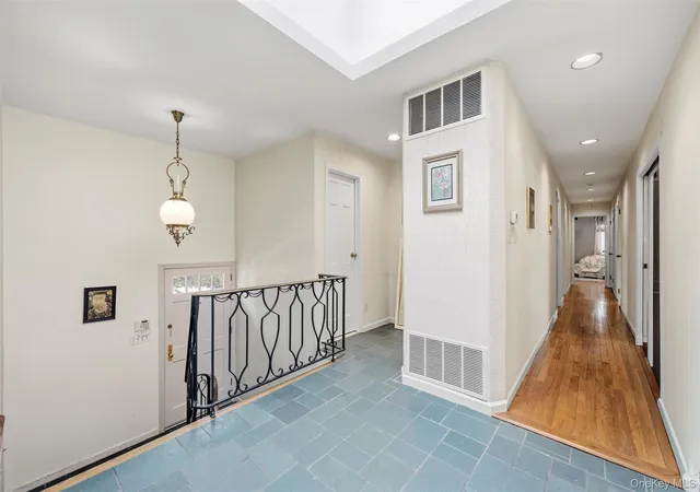 Photo 3 of Sale Pending at 8 Pine Dr, Great Neck, NY 11021 | MLS# 961925 | Listing updated on 2026-09-20