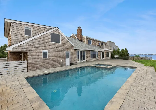 Photo 4 of Single family home for sale at 10 Barrett Dr, Hampton Bays, NY 11946 | MLS# 961977 | Listing updated on 2026-09-18