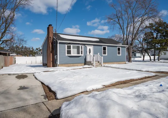 Photo 2 of Sale Pending at 93 Garfield Blvd, Farmingdale, NY 11735 | MLS# 961994 | Listing updated on 2026-09-19