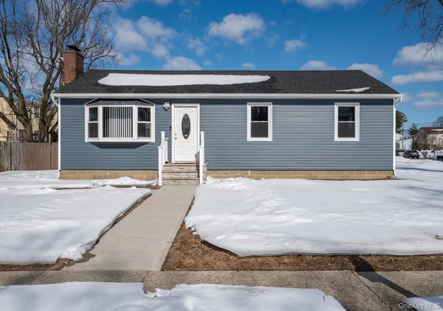 Photo 3 of Sale Pending at 93 Garfield Blvd, Farmingdale, NY 11735 | MLS# 961994 | Listing updated on 2026-09-19