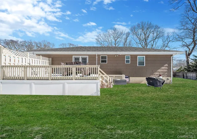 36th image of 126 Floyd Rd, Shirley, NY 11967 | MLS# 962064