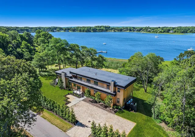 1st image of 8 Hilo Dr, Shelter Island, NY 11964 | MLS# 962070