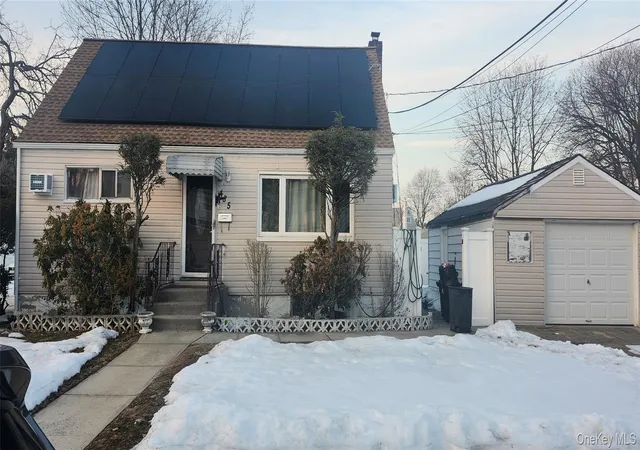 2nd image of 485 Barbara Ln, West Hempstead, NY 11552 | MLS# 962113