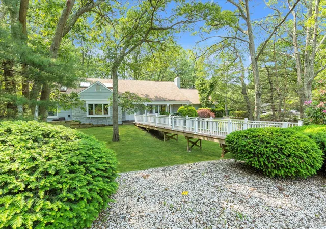 2nd image of 2 Westbourne Ln, Huntington, NY 11747 | MLS# 962150