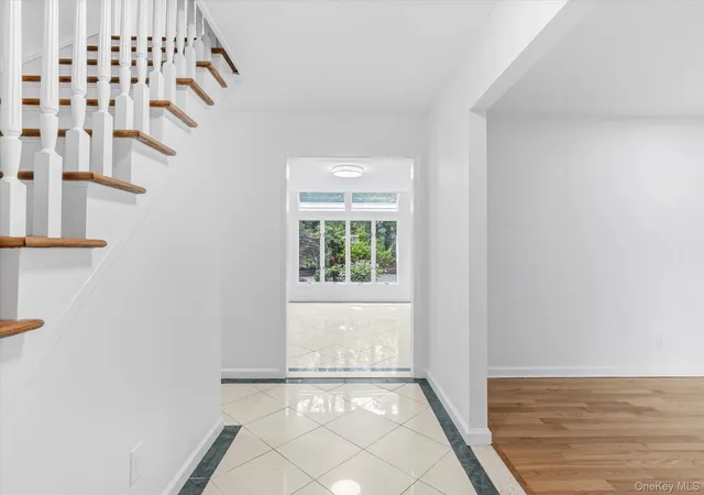 5th image of 2 Westbourne Ln, Huntington, NY 11747 | MLS# 962150