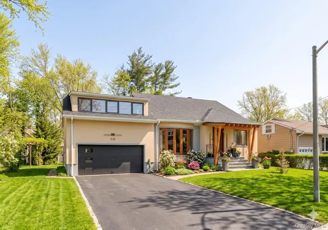 Photo 2 of Sale Pending at 719 Wilmot Rd, Scarsdale, NY 10583 | MLS# 962326 | Listing updated on 2026-05-28