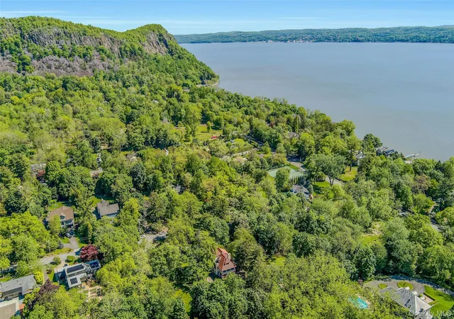 Photo 3 of Mansion for sale at 111 113 Lexow Ave, Nyack, NY 10960 | MLS# 962331 | Listing updated on 2026-08-25