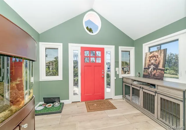 5th image of 28 Riverside Ave, Amityville, NY 11701 | MLS# 962436