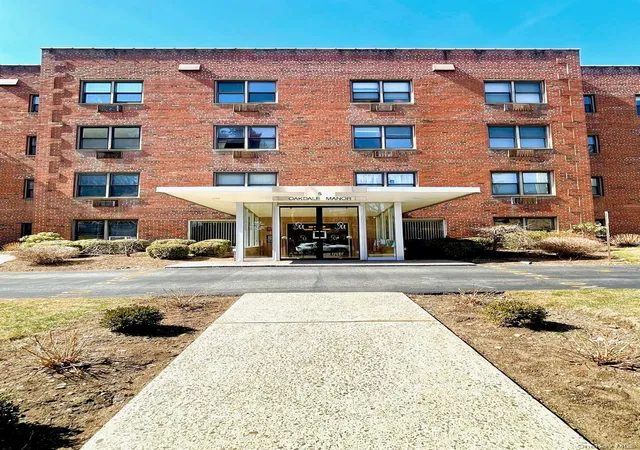 Listing Photo 1 - Condo for sale in building located at 5 Oakdale Manor, Suffern, NY 10931 - Unit #B18