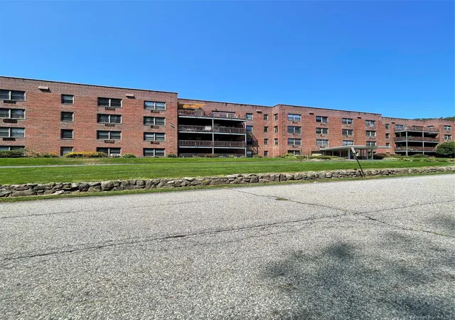 28th image of 5 Oakdale Manor #B18, Suffern, NY 10901 | MLS# 962480