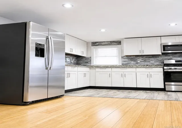 4th image of 15531 Bayview Ave, New York, NY 11422 | MLS# 962485