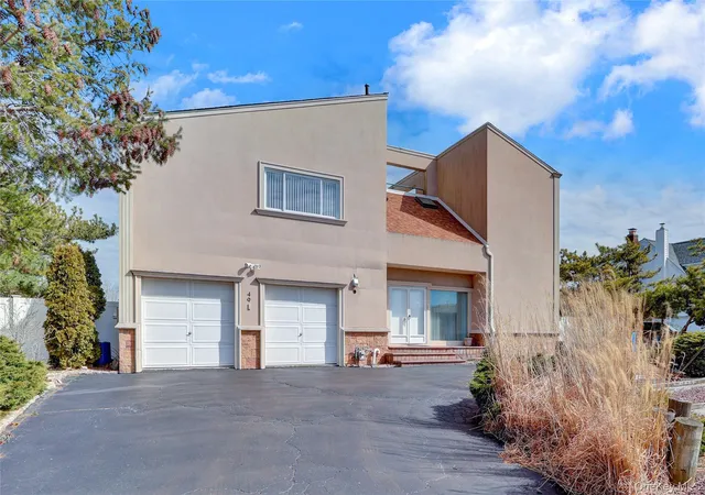 5th image of 49 Dolphin Ln E, Babylon, NY 11726 | MLS# 962537