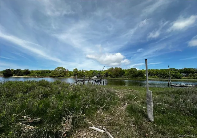 2nd image of 1775 Naugles Dr, Mattituck, NY 11952 | MLS# 962608