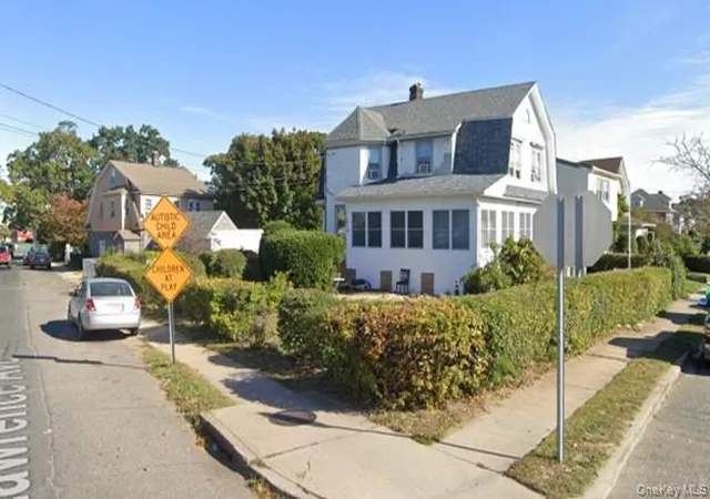 Photo 3 of Single family home for sale at 274 Lawrence Ave, Lawrence, NY 11559 | MLS# 962637 | Listing updated on 2026-08-20