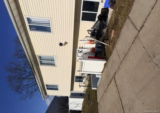 4th image of 294 40Th St, Copiague, NY 11726 | MLS# 962672