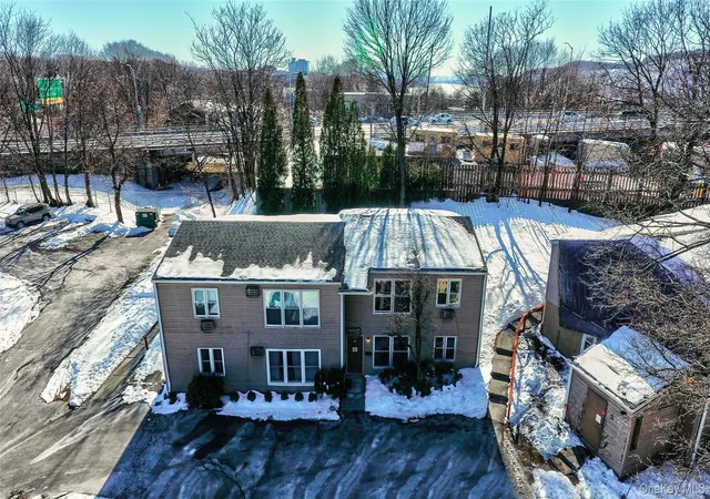 2nd image of 19 Gerald Dr, Poughkeepsie, NY 12601