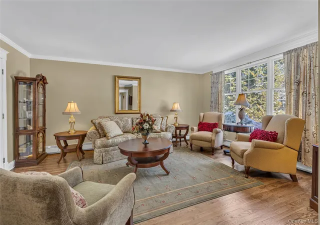 Photo 3 of Sale Pending at 251 Vineyard Rd, Huntington, NY 11743 | MLS# 962871 | Listing updated on 2026-09-19