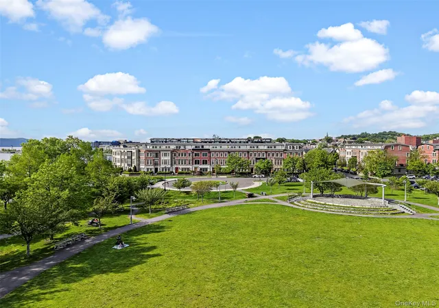 Listing Photo 2 - Condo for sale in building located at 12 Rivers Edge Dr, Tarrytown, NY 10591 - Unit #