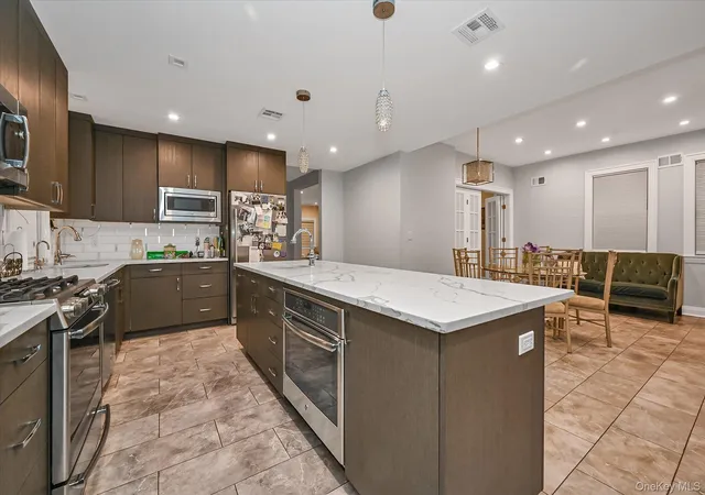 Photo 3 of Sale Pending at 8405 112th Street, Richmond Hill, NY 11418 | MLS# 963084 | Listing updated on 2026-04-25