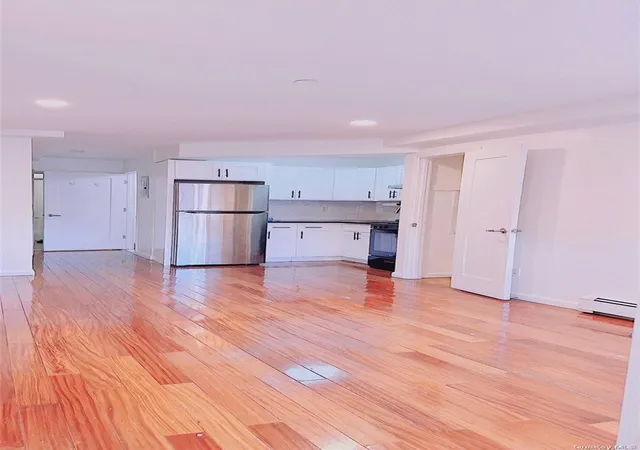 2nd image of 144-85 Roosevelt Ave, Flushing, NY 11354