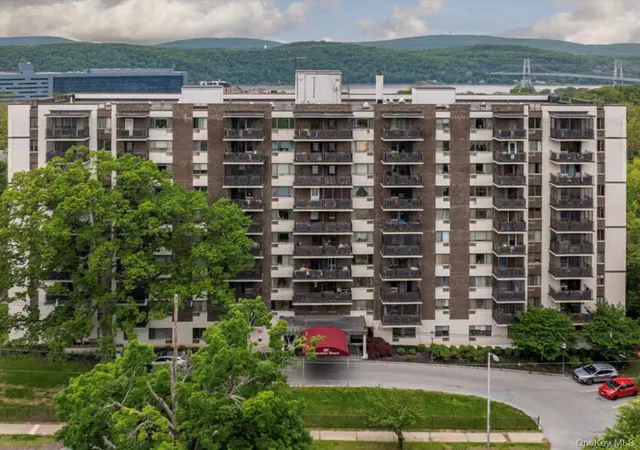 Homes for sale in Poughkeepsie, NY | 160 Academy St #7h, Poughkeepsie, NY 12601 | MLS# 963465