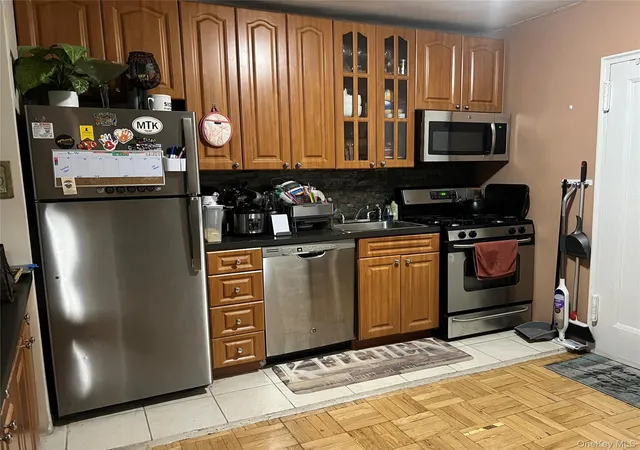 1st image of 162 41 Powell's Cove Blvd #1L, Whitestone, NY 11357 | MLS# 963623