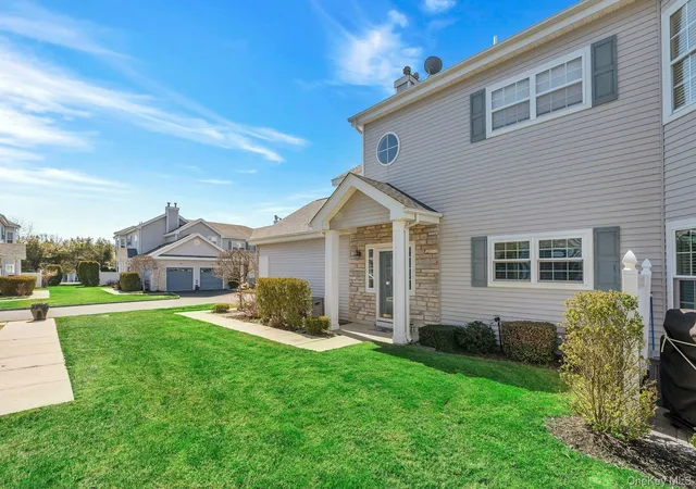 3rd image of 548 Highland Ct, Moriches, NY 11955 | MLS# 963708