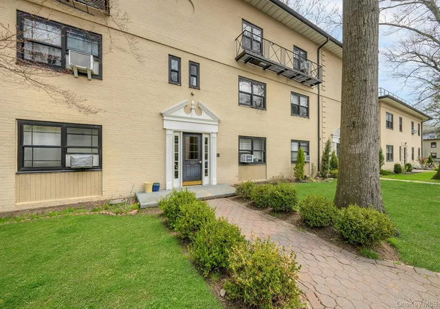 Homes for sale in Eastchester, NY | 57 Manchester Rd, Eastchester, NY 10709