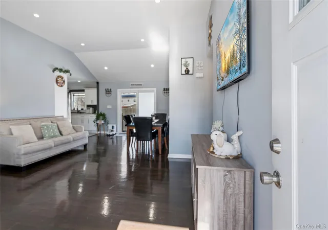 Photo 3 of Sale Pending at 109 New York Ave, Bay Shore, NY 11706 | MLS# 963990 | Listing updated on 2026-08-20