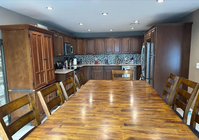 Photo 4 of Single family home for sale at 1458 Hummel Ave, Holbrook, NY 11741 | MLS# 964031 | Listing updated on 2026-09-22
