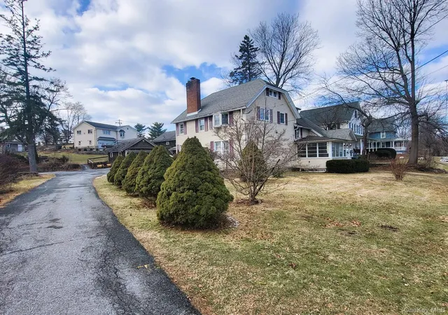 Photo 4 of Sale Pending at 7 Hambletonian Ave, Chester, NY 10918 | MLS# 964090 | Listing updated on 2026-09-19