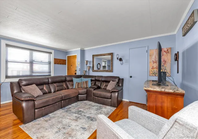 2nd image of 21 41 Utopia Pkwy #LOWER, Whitestone, NY 11357 | MLS# 964101