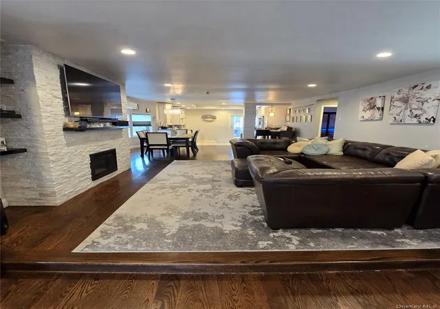 3rd image of 98-08 164Th Ave, Howard Beach, NY 11414 | MLS# 964133