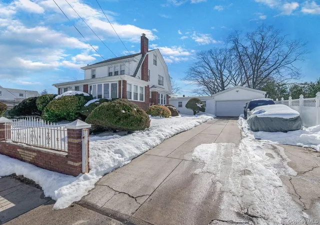 Photo 2 of Single family home for sale at 2721 Coldspring Rd, New York, NY 11691 | MLS# 964200 | Listing updated on 2026-07-20