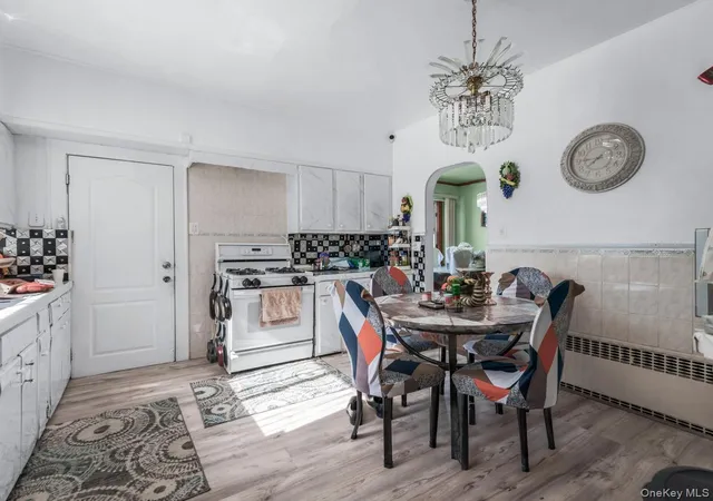Photo 4 of Single family home for sale at 2721 Coldspring Rd, New York, NY 11691 | MLS# 964200 | Listing updated on 2026-07-20