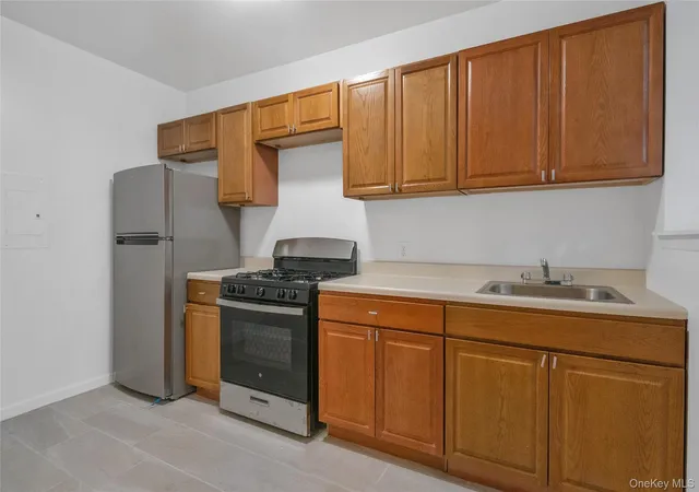 4th image of 2410 Davidson Ave, New York, NY 11238