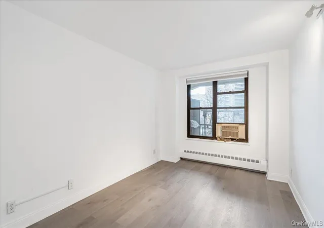 3rd image of 61-35 98Th St #7G, Rego Park, NY 11374 | MLS# 964329