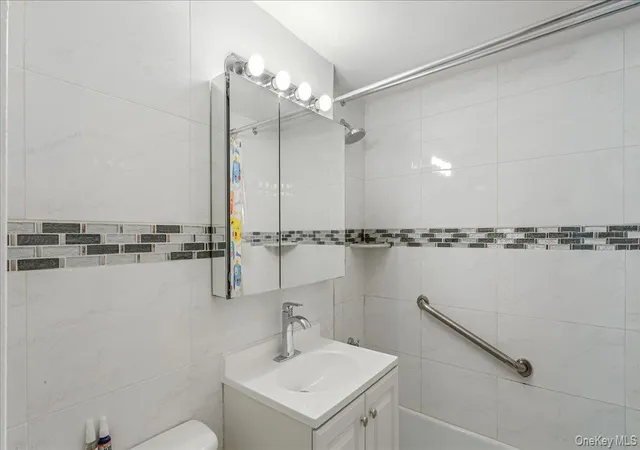 5th image of 61-35 98Th St #7G, Rego Park, NY 11374 | MLS# 964329