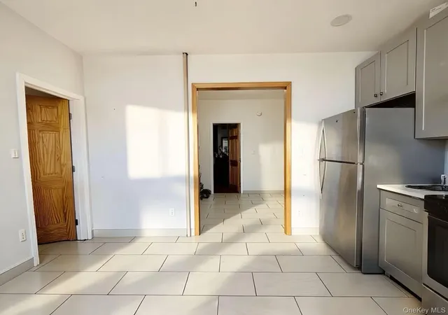 Photo 4 of House for sale at 5431 Nurge Ave, Maspeth, NY 11378 | MLS# 964343 | Listing updated on 2026-07-26