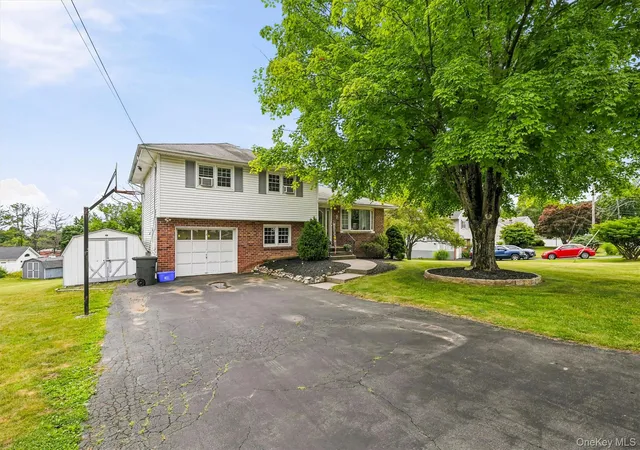 Homes for sale in Stony Point, NY | 7 Tamarac Ln, Stony Point, NY 10980 | MLS# 964376