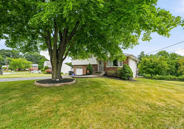 3rd image of 7 Tamarac Ln, Stony Point, NY 10980 | MLS# 964376