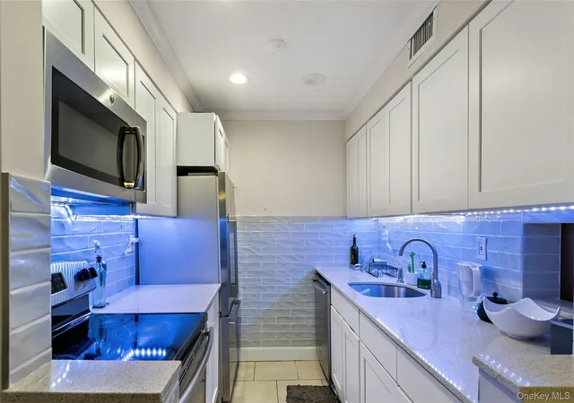 Photo 3 of Sale Pending at 1005 Colony Dr, Hartsdale, NY 10530 | MLS# 964406 | Listing updated on 2026-07-03