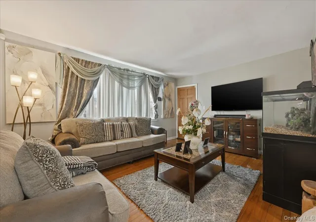 4th image of 13514 220Th St, Laurelton, NY 11413 | MLS# 964466
