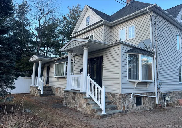 Photo 1 of Sale Pending at 217 Lincoln Ave, Rockville Centre, NY 11570 | MLS# 964530 | Listing updated on 2026-09-19