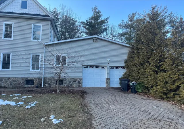 Photo 2 of Sale Pending at 217 Lincoln Ave, Rockville Centre, NY 11570 | MLS# 964530 | Listing updated on 2026-08-18
